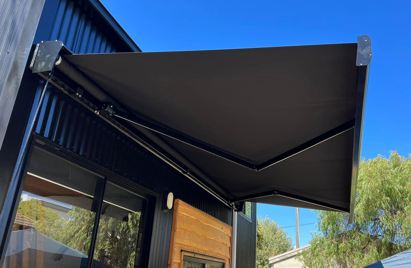 wind-resistant awnings